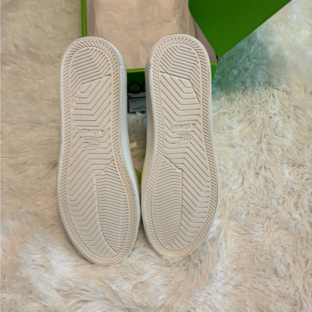 Cariuma Low Pantone White Canvas Contrast‎ Thread Sneakers Women's Size 10W